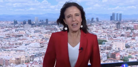 El espectacular final del Telediario con Ana Blanco desde lo alto de El Pirulí