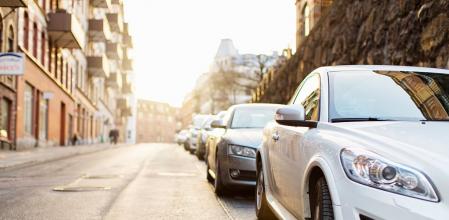 Otros conductores podrán denunciarnos si ocupamos dos plazas