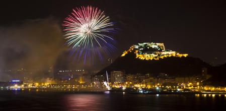 Los fuegos artificiales son proagonistas en las fiestas de San Juan
