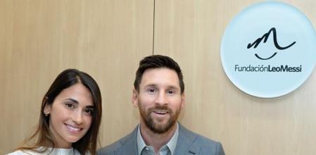 Antonela Roccuzzo y Leo Messi en la inauguración del nuevo centro