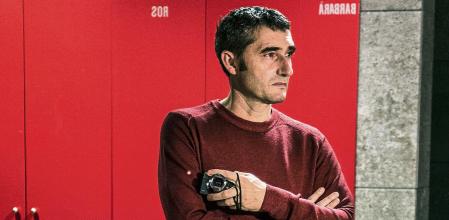 FOTO PEDRO MADUEÑO.- ERNESTO VALVERDE. FOTÓGRAFO. ENTRENADOR DEL F.C.B.- BARCELONA- 14-12-2018