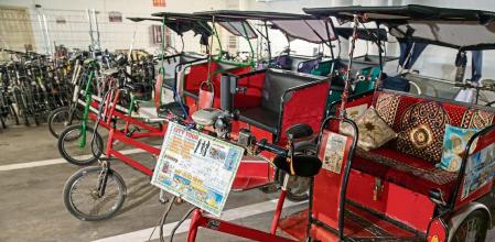 BICITAXIS REQUISADOS POR LA GUARDIA URBANA DE BARCELONA ENVIADOS AL DEPOSITO MUNICIPAL DEL AYUNTAMIENTO