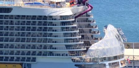Crucero en el puerto de Barcelona.
