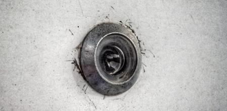 Puede haber cámaras escondidas en cualquier rincón de la habitación