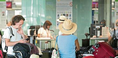 AMBIENTE EN AEROPUERTO EN T-1
