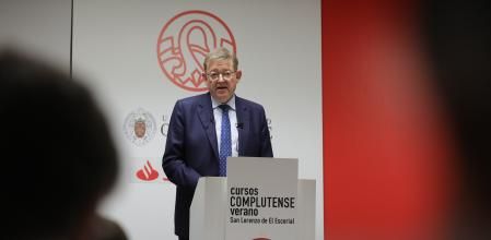 Ximo Puig durante su conferencia en El Escorial