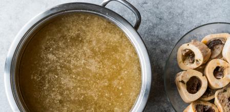 Caldo de huesos