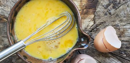 Huevos batidos para tortilla