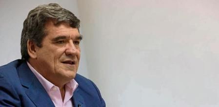 EL ESCORIAL (MADRID), 07/07/2022.- El ministro de Inclusión, Seguridad Social y Migraciones, José Luis Escrivá, imparte este jueves la ponencia 