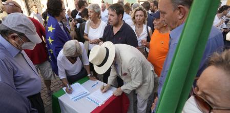 Recogida de firmas, el lunes en una concentración en el centro de Roma, para que Mario Draghi no dimita