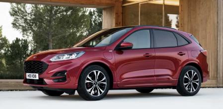 La principal novedad dentro de la gama del nuevo Ford Kuga es la inclusión de motores híbridos