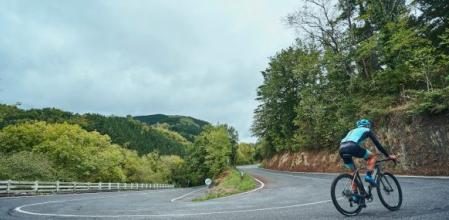 Los paisajes de Enkarterri son realmente atractivos para los ciclistas.