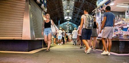 El mercado de la Boqueria sustituirá todo el pavimento y comenzará el año que viene, las obras durarán 12 semanas, 6 semanas medio mercado y 6 la otra mitad.