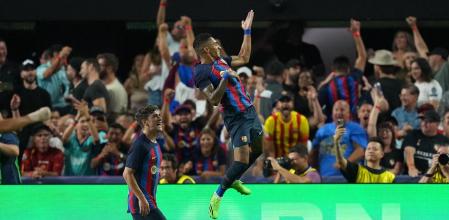 Raphinha celebra el gol de la victoria ante el Real Madrid en el Allegiant Stadium de Las Vegas.