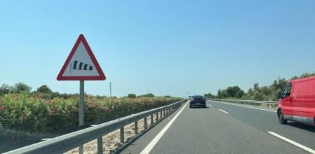 La Aemet ha lanzado alertas sobre fuertes rachas de viento en el norte y este de la Península que podrían alcanzar los 90 km/h en algunas zonas de la provincia de Tarragona 
