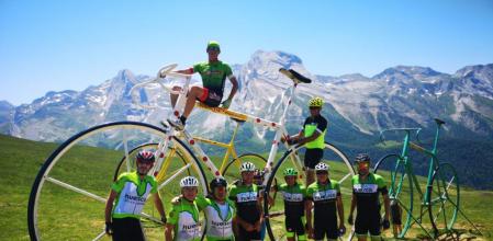 El club tiene secciones de competición, formación y cicloturismo.