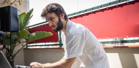 El músico Lucas Vidal presenta su proyecto musical ''karma', que estrenará en el Festival de Peralada