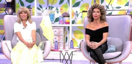 Adela González y María Patiño, vestidas de Sandy de 'Grease' en 'Sálvame'