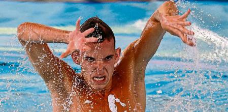 Spain's Fernando Diaz Del Rio competes in the Men's Artistic Swimming Solo Free Final on August 14, 2022 during the LEN European Aquatics Championships in Rome. (Photo by Alberto PIZZOLI / AFP)