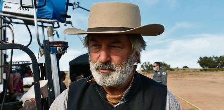 Un vídeo muestra a Alec Baldwin ensayando ensayando con el arma que mató a Halyna Hutchins en el set de Rust SANTA FE COUNTY SHERIFF'S OFFICE (Foto de ARCHIVO) 26/04/2022