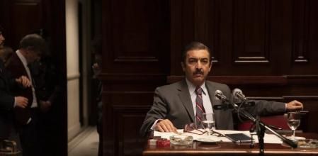 Ricardo Darín encarna al .....  En Argentina, 1985