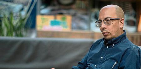 MÉXICO JORGE VOLPI:MEX3165. CIUDAD DE MÉXICO (MÉXICO), 07/05/2022.- El escritor mexicano Jorge Volpi habla en entrevista con Efe el 3 de mayo de 2022, en Ciudad de México (México). Aunque es reconocido como una de las voces principales de la literatura en idioma español, el mexicano Jorge Volpi es un novelista aterrado por la oscuridad del día a día de su país, la cual delata en su libro más reciente: 