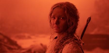 Esta Galadriel es física, implacable.