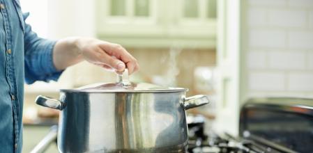 El tamaño de la olla debe ser igual o superior al del quemador