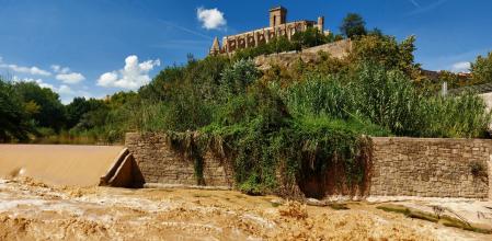 El río Cardener cargado de sedimentos que le dan el color amarronado.