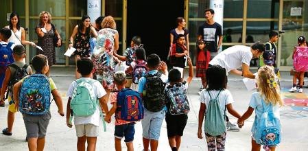 FOTO ALEX GARCIA INICIO CURSO POST COVID. PRIMER DIA DE CLASES EN LA ESCOLA PUBLICA EL CARMEL. ESCUELA COLEGIO ALUMNOS PROFESORES NIÑOS 2022/09/05