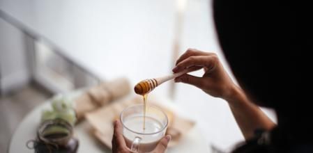 Woman preparing healthy breakfast at home