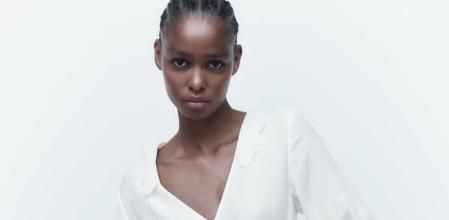 Vestido mini de manga larga de la nueva colección de Zara