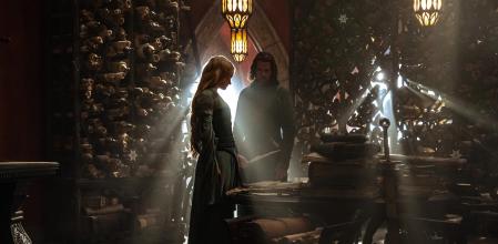 Incluso en las escenas más íntimas se mantiene una obsesión por el detalle, el cuidado de la luz y la esencia épica y aventurera de la producción.