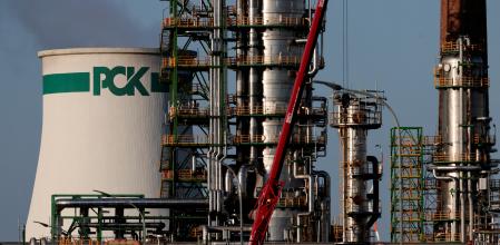 FILE PHOTO: Industrial facilities of the PCK oil refinery are pictured in Schwedt/Oder, Germany, May 9, 2022. The company receives crude oil from Russia via the 'Friendship' pipeline. REUTERS/Hannibal Hanschke/File Photo