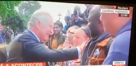 El monarca ha sido tachado de 'racista' por decenas de usuarios en las redes sociales.