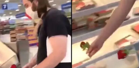 En las imágenes se puede ver como varias personas dejan tosas sobre las bandejas