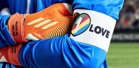 El capitán de la selección de Alemania Manuel Neuer con el brazalete especial para el Mundial de Qatar
DFB
21/09/2022