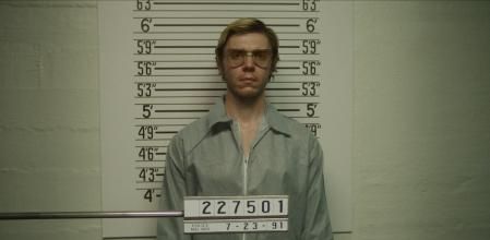 Retiran los disfraces de Jeffrey Dahmer tras el éxito de la serie de Netflix dedicada al asesino