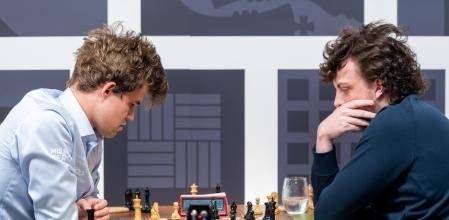 Magnus Carlsen y Hans Niemann