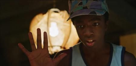 El actor ha denunciado haber sufrido racismo en la serie