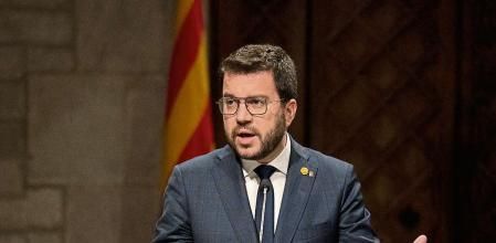 Un vehículo aparentemente vacío sale del Palau de la Generalitat mientras sigue reunido el Govern de la Generalitat por la crisis de cuestión de confianza entre Junts i ERC, socios de gobierno, Barcelona, 28 de Septiembre 2022. Joan Mateu Parra/Shooting