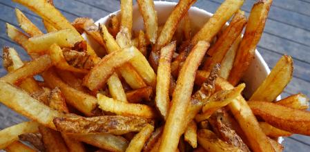 La piel de las patatas aporta más fibra al plato