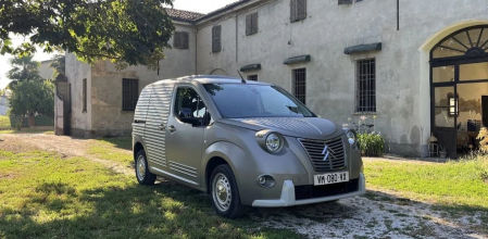 El carrocero italiano Caselani ha realizado esta transformación sobre la base de un Berlingo