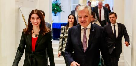 Pilar Llop y Didier Reynders, ayer por la mañana en un desayuno informativo