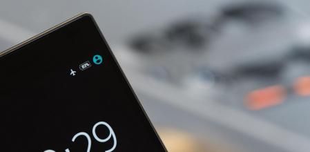 Antiguamente se decía que usar dispositivos electrónicos podía interferir en los aparatos de pilotaje.