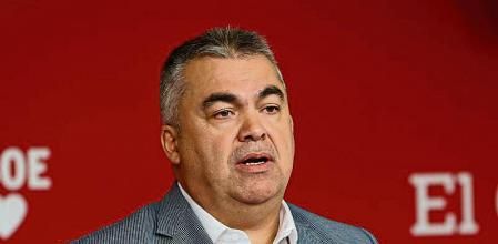 MADRID, 03/10/2022.- El secretario de Organización del PSOE, Santos Cerdán, durante su intervención este lunes en Madrid tras la reunión de la Ejecutiva Federal del partido. EFE/ Luis Millan