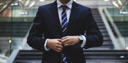 Los jefes narcisistas son prepotentes y carentes de empatía.