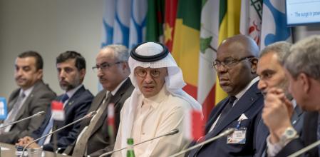 Rrepresentantes de la OPEP+ comparecen ante la prensa este miércoles en Viena