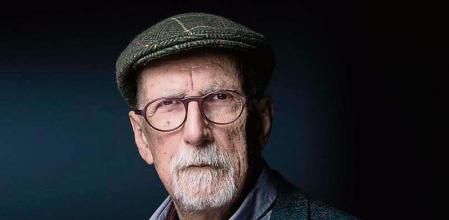 (FILES) In this file photo taken on February 3, 2021 French philosopher, anthropologist and sociologist Bruno Latour poses during a photo session Paris. - French Philosopher Bruno Latour, figure of ecological thought died, announced his editor on October 9, 2022. (Photo by JOEL SAGET / AFP)