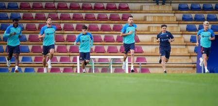 El Barça de Xavi vuelve a los entrenamientos tras el empate con sabor a derrota contra el Inter de Milán en la Champions
